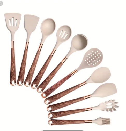 10 Pieces of North European style kitchen ware with wooden handle